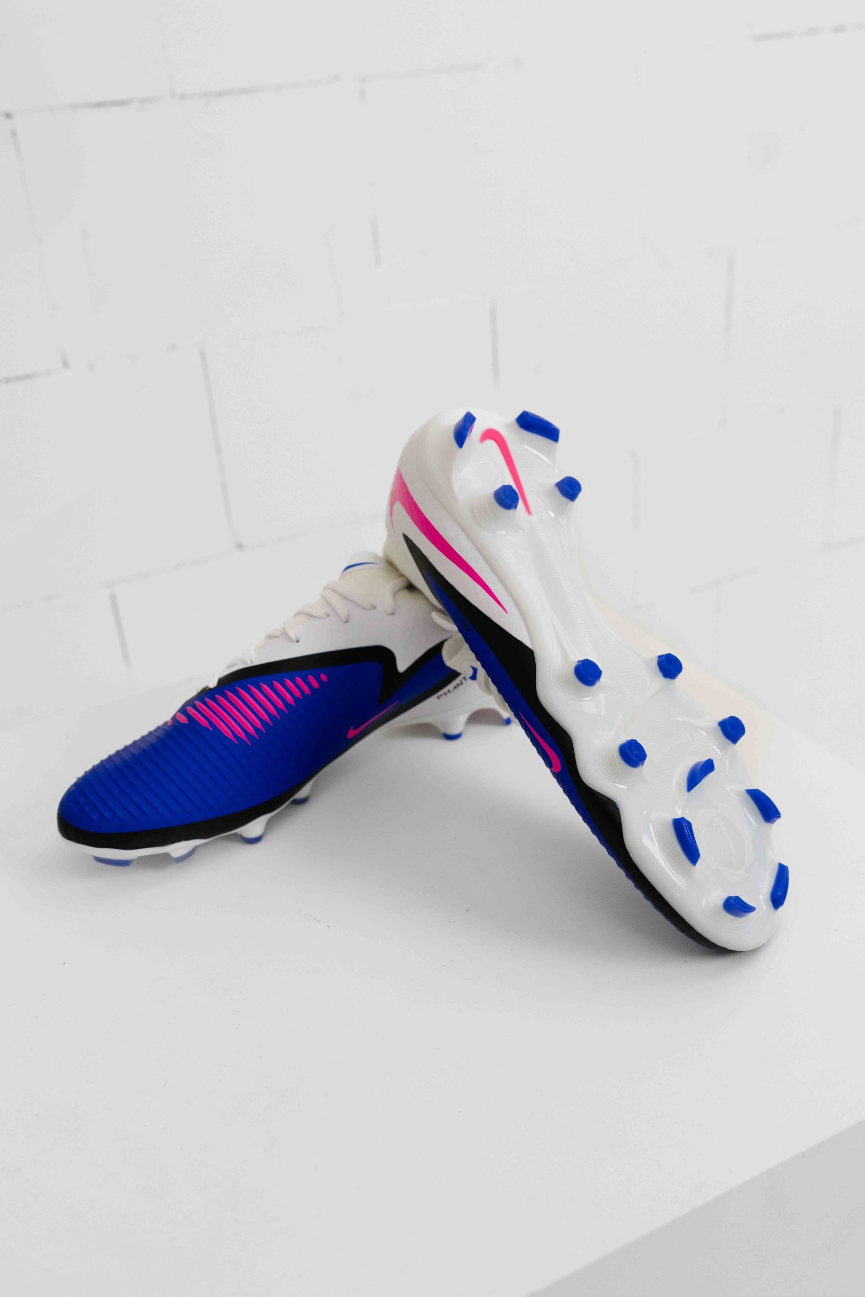 Nike Phantom 6 High Academy Voetbalschoenen Senior Blauw/Zwart/Wit/Roze