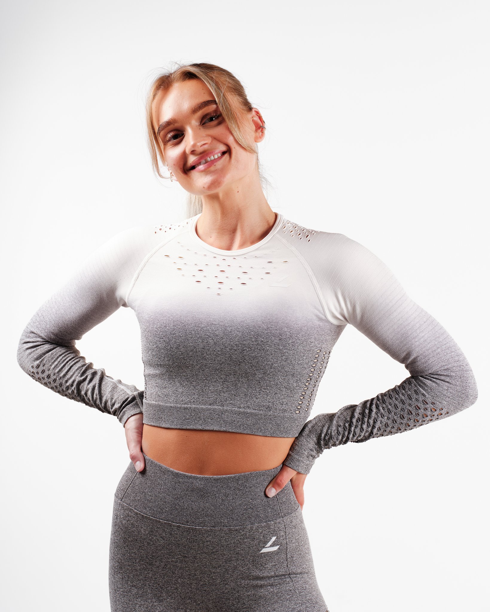 LEVITY Fade Mesh Seamless Crop LS Light Grey Ombre