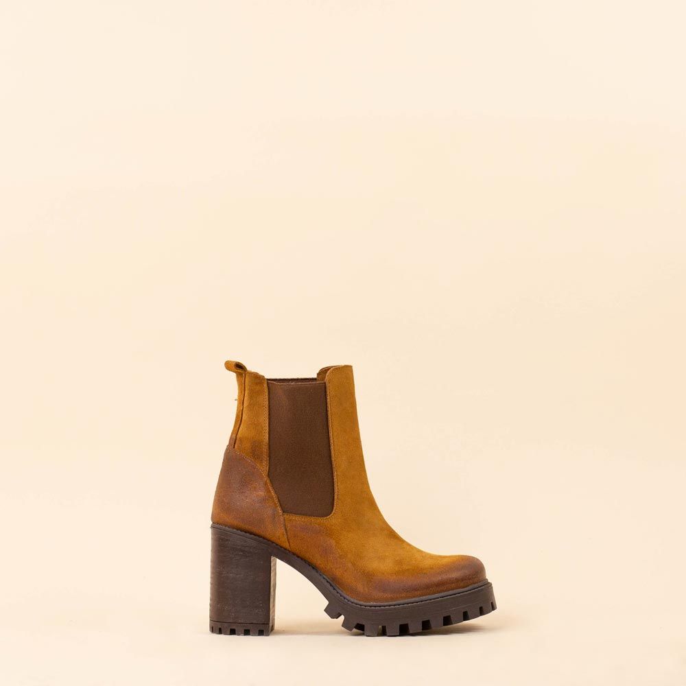 High heeled boots cognac met elastiek