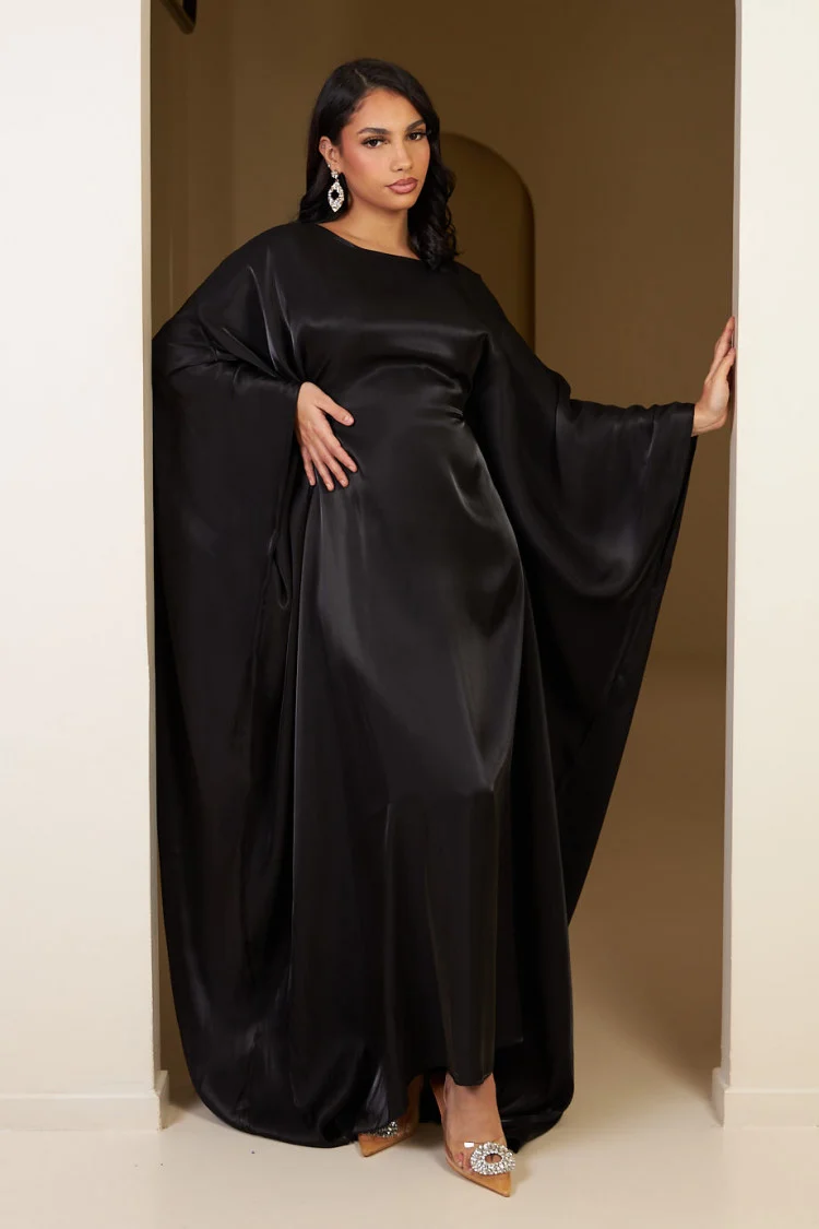 Robe manches chauves-souris pailletée noire