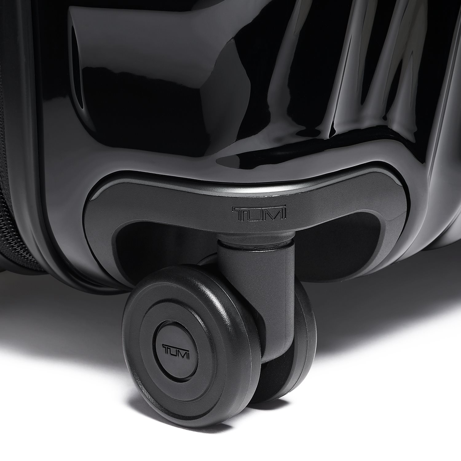 Tumi 19 Degree Extended Trip Expandable 4 Wheel Trolley black