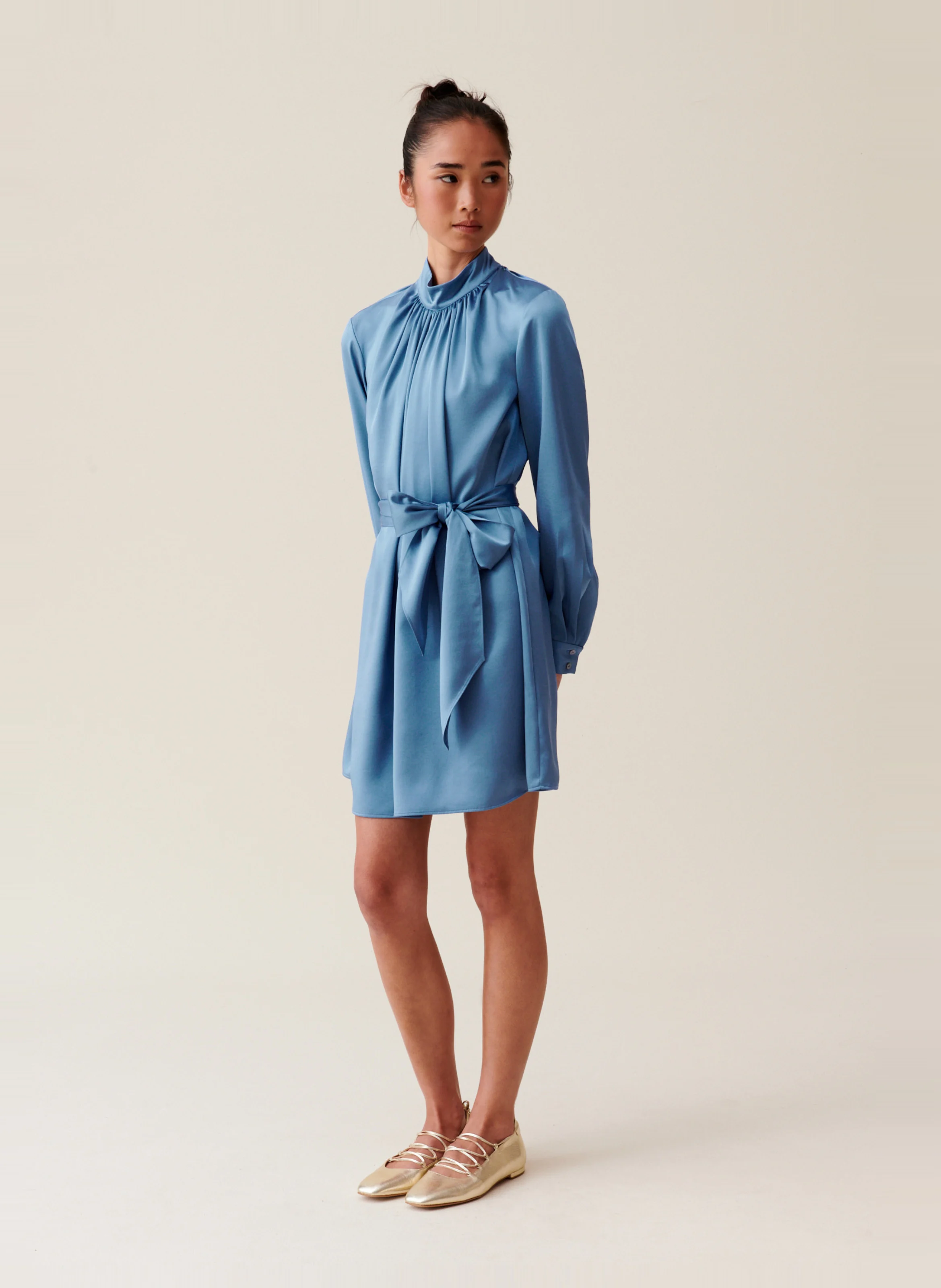 Robe fluide col lavallière | Bleu