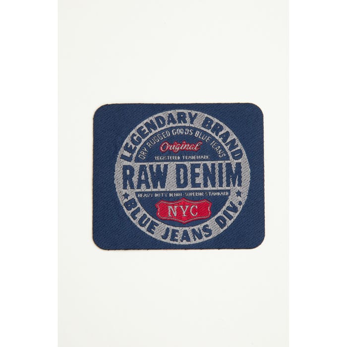 Atelier Veritas-Patch met logo 6,2x7,4cm