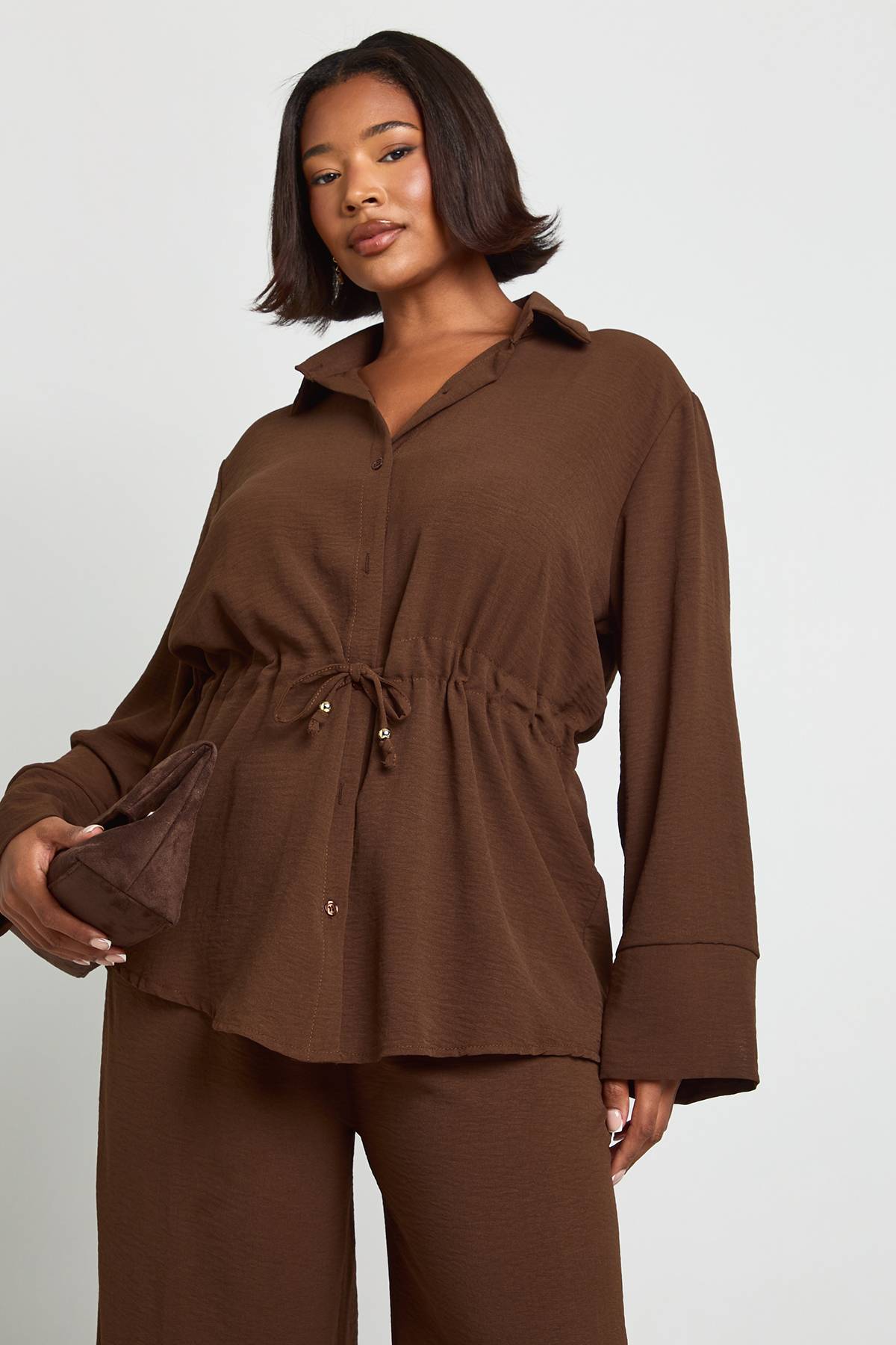 boohoo Plus Chemise en tissu à nouer à la taille & Pantalon coordonné