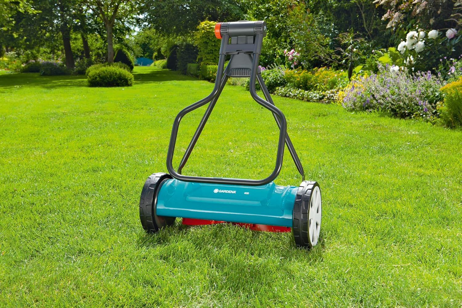 Gardena Classic Spindelmäher 400: Handrasenmäher mit 40cm Arbeitsbreite für bis zu 200 m² Rasenfläche, Messerwalze aus Qualitätsstahl, berührungslose Schneidetechnik, geräuscharm und präzise (4018-20)