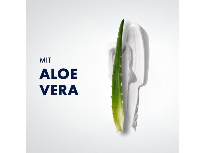 Gillette Rasierschaum Sensitive 250 ml Rasiergel für Männer, welches vor Hautreizungen schützt