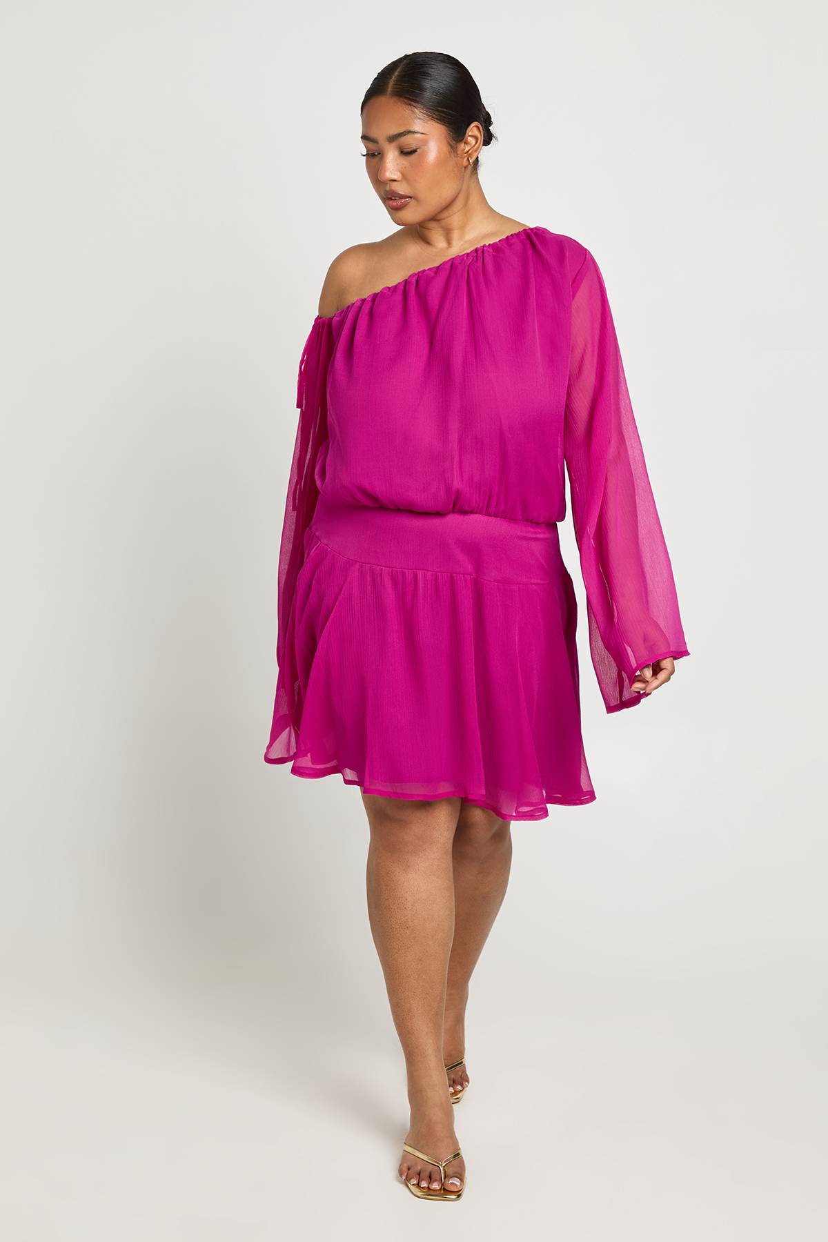 boohoo Robe Patineuse Asymétrique En Mousseline Grande Taille