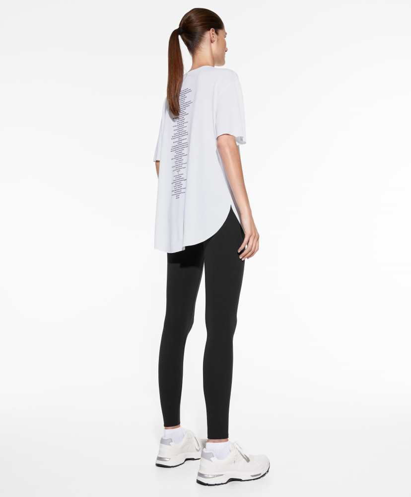 Camiseta de manga curta com texto
