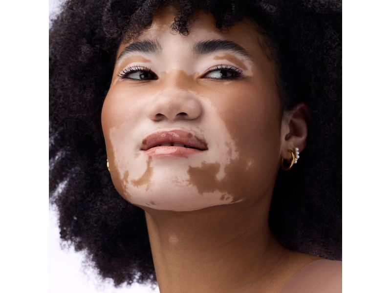 Catrice Lip Gloss Butter Drippin' Glossy 020 Maple Latte Feuchtigkeitsspendender, glänzender Lippenbalsam in zartem Rosa