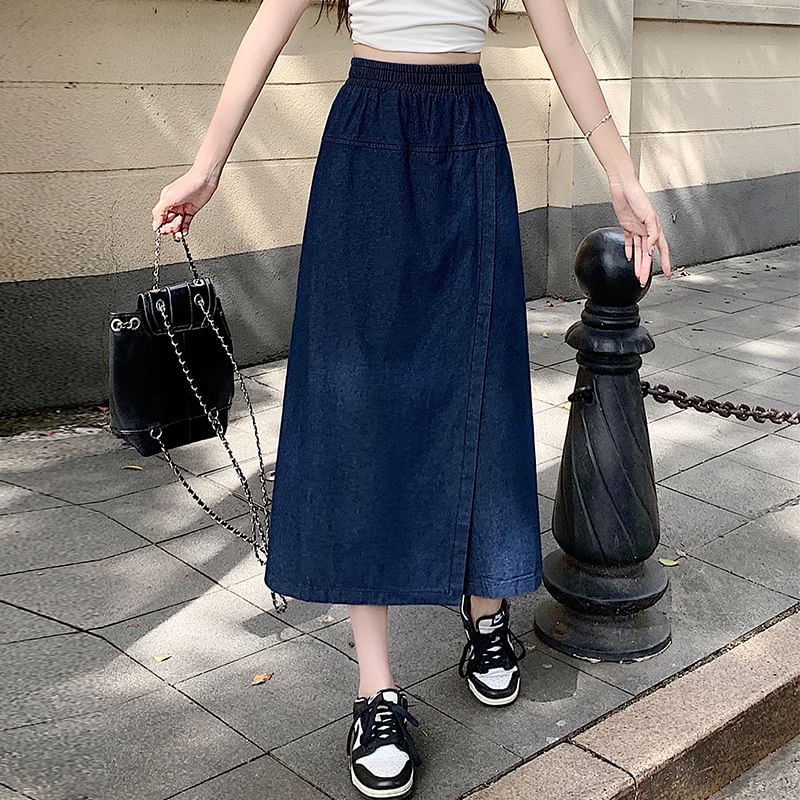 Taragon - Asymmetrische denim capribroek met elastische taille en split