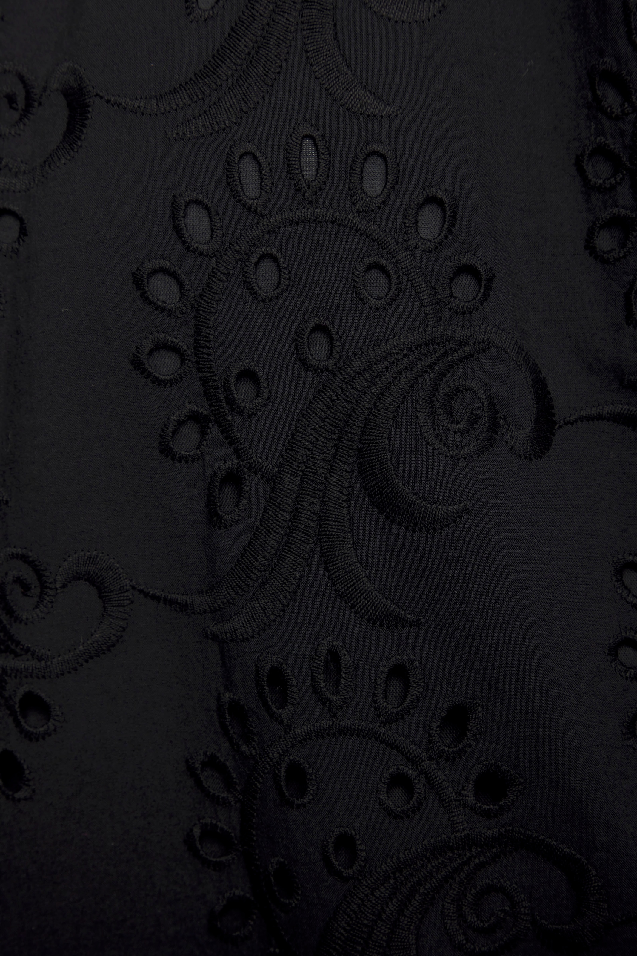 LASCANA Midikleid mit sommerlicher Lochstickerei