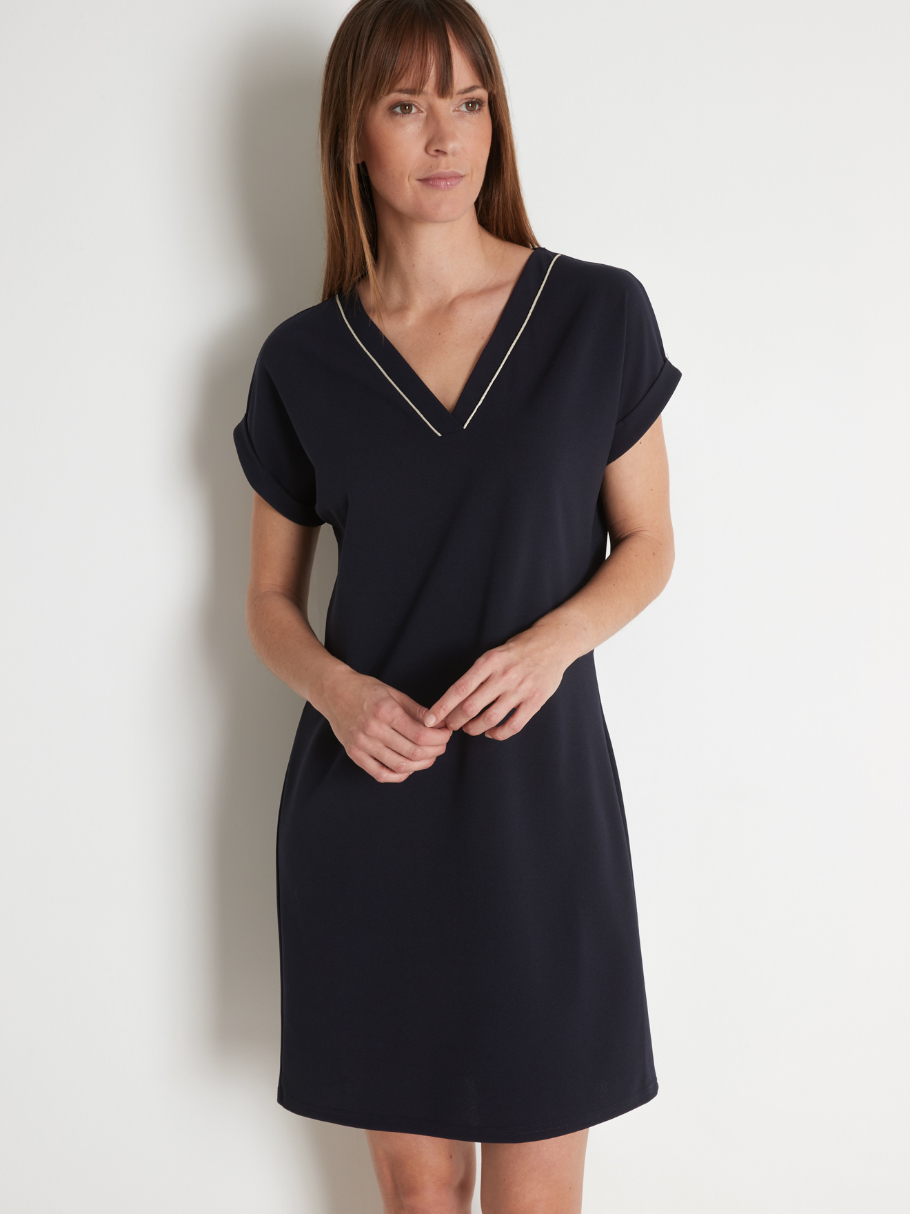 Robe housse encolure V