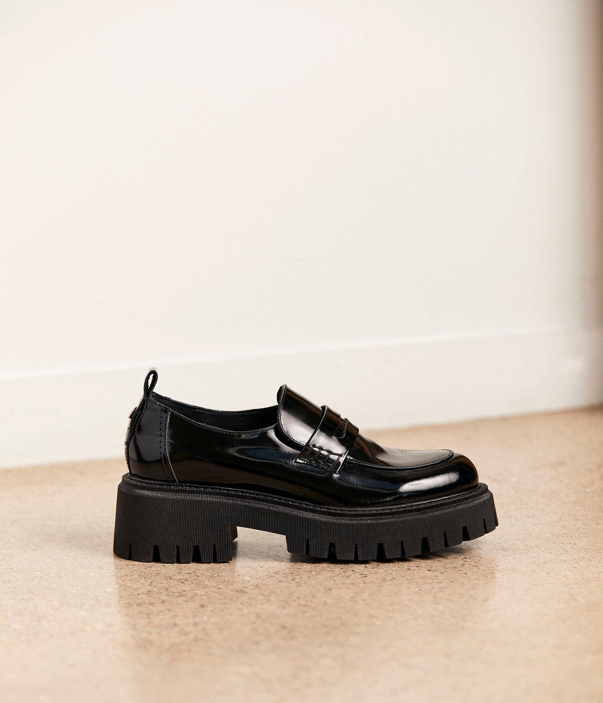 Mocassins crantés vernis Aelle
