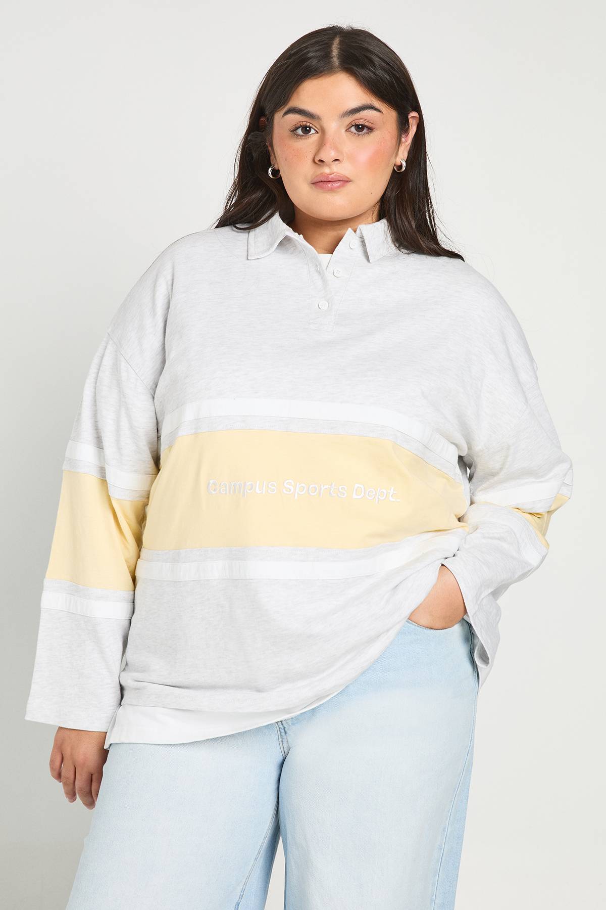 boohoo T-Shirt Rugby à Col Grande Taille