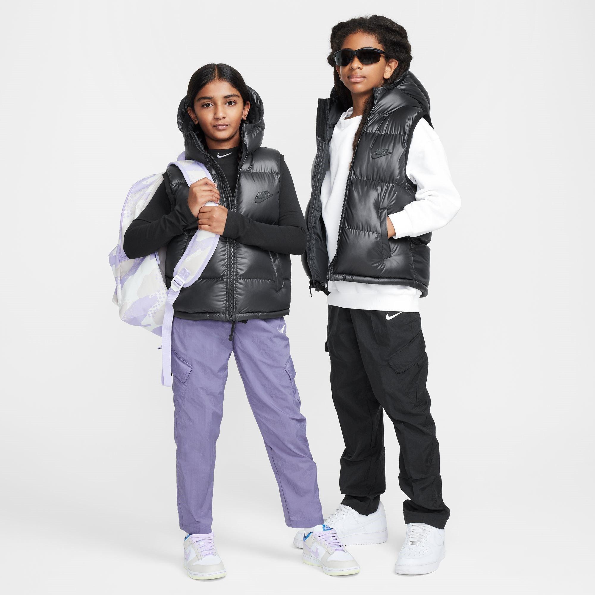 Nike Nike Sportswear Heavyweight Synthetic Fill EasyOn Big Kids' Therma-FIT Repel Loose Hooded Vest
