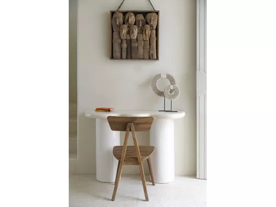 The Papua Shell Disc on Stand - White - S