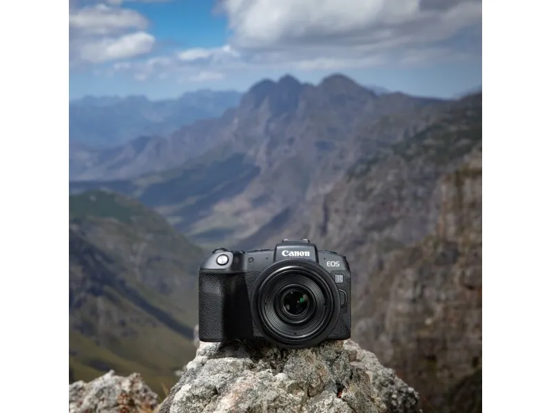 Canon EOS RP - Digitalkamera - spejlløst - 26.2 MP - Full Frame - 4K / 25 fps - 4.3x optisk zoom RF 24-105 mm F4 L IS USM objektiv - Wi-Fi, Bluetooth - med Canon Mount Adapter EF-EOS R