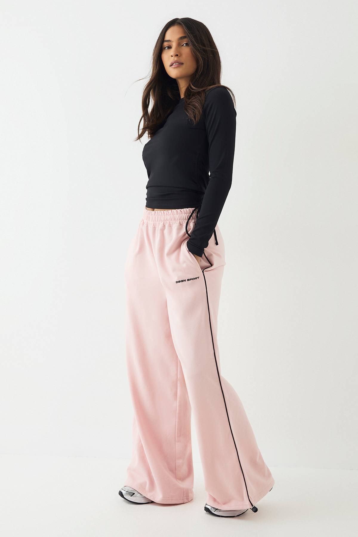 DSGN Studio Jogging Taille Moyenne avec Détails de Passepoil et Cordon de Serrage