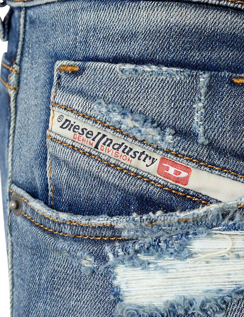 DIESEL JEAN SLIM BLEU MOYEN DÉLAVÉ D-STRUKT 9E15