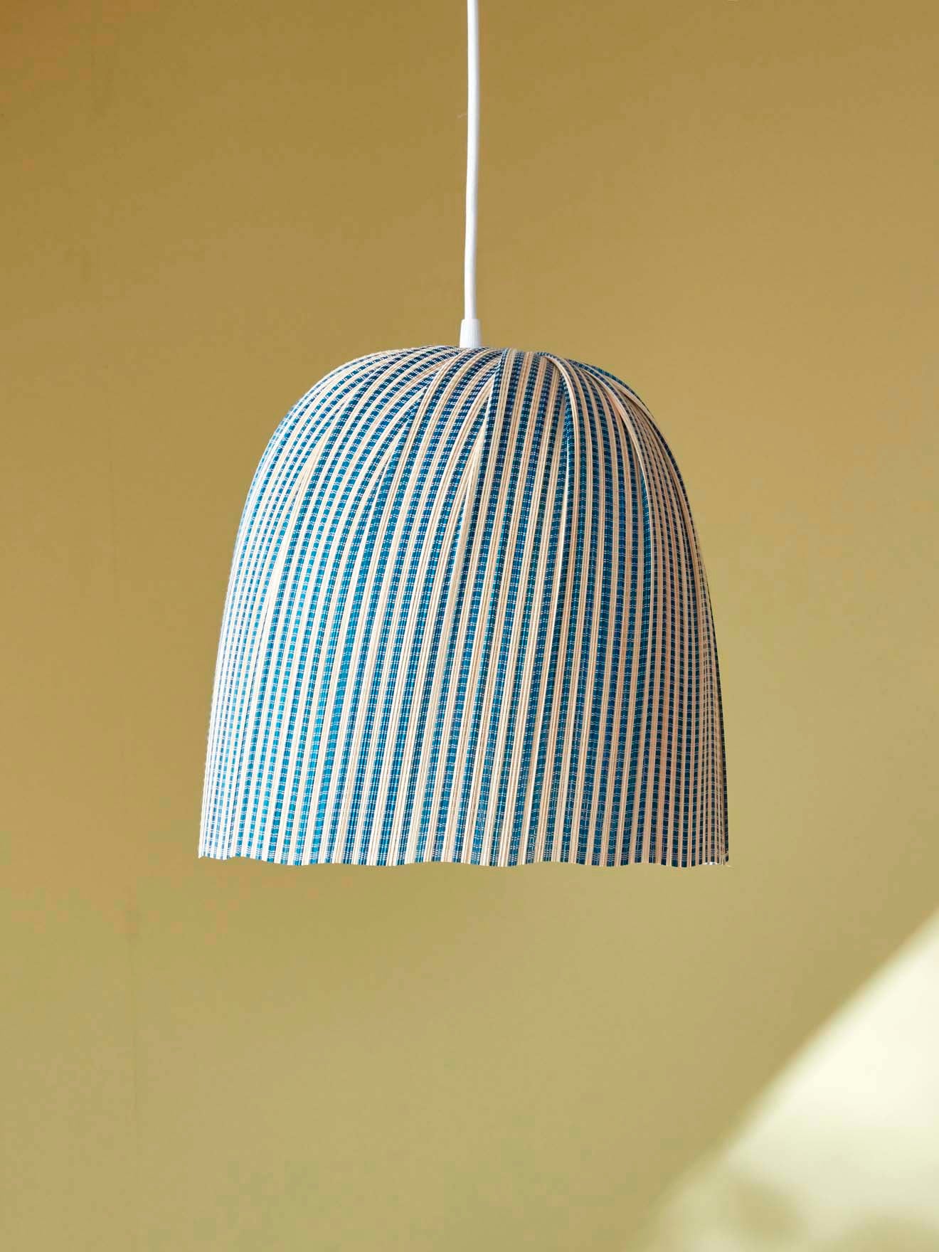Suspension bambou forme cloche