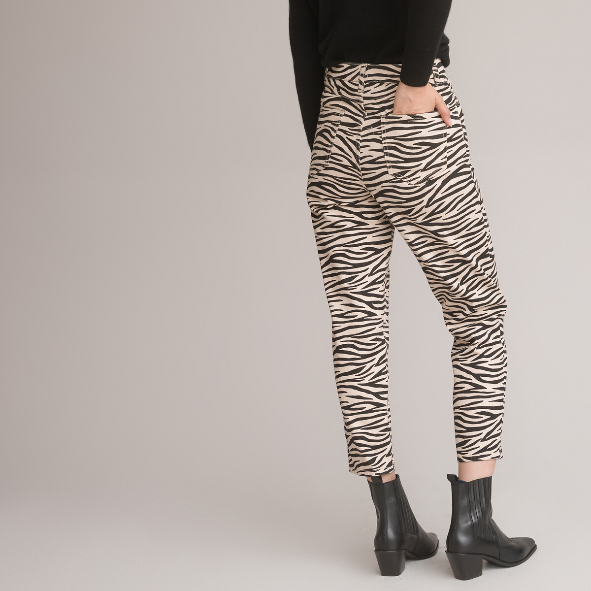 COLEÇÕES LA REDOUTE<br>Calça jeans mom de cintura alta, estampa animal