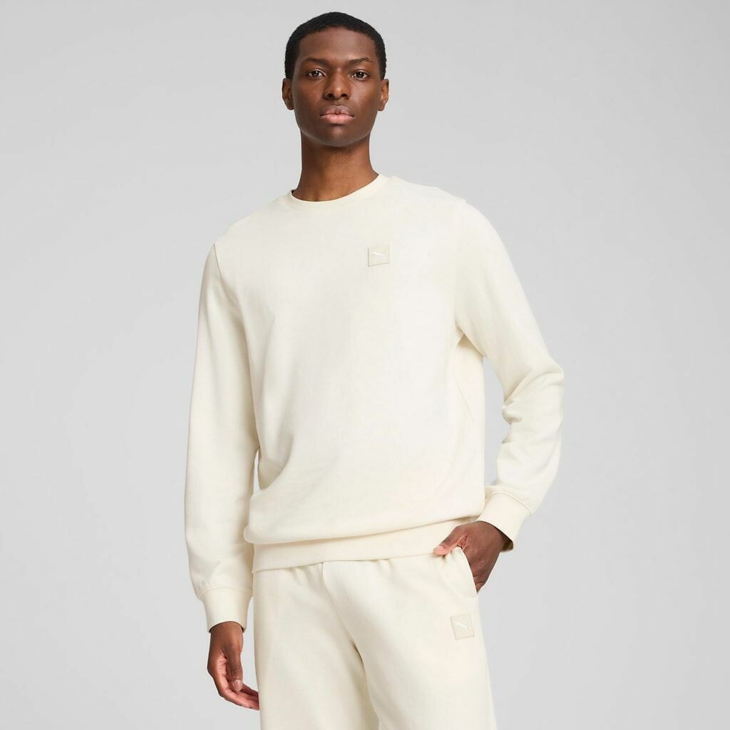 Suéter PUMA com gola redonda e logo quadrado bordado.