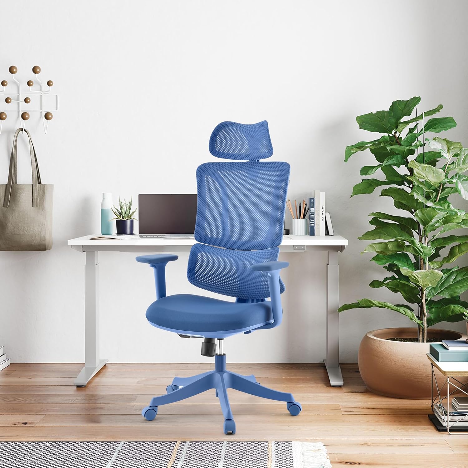 Bürostuhl Ergomy Colore – ergonomischer Schreibtischstuhl, atmungsaktiver Rückenlehne, Verstellbarer Lordosenstütze, 3D Armlehnen & Kopfstütze, Blau