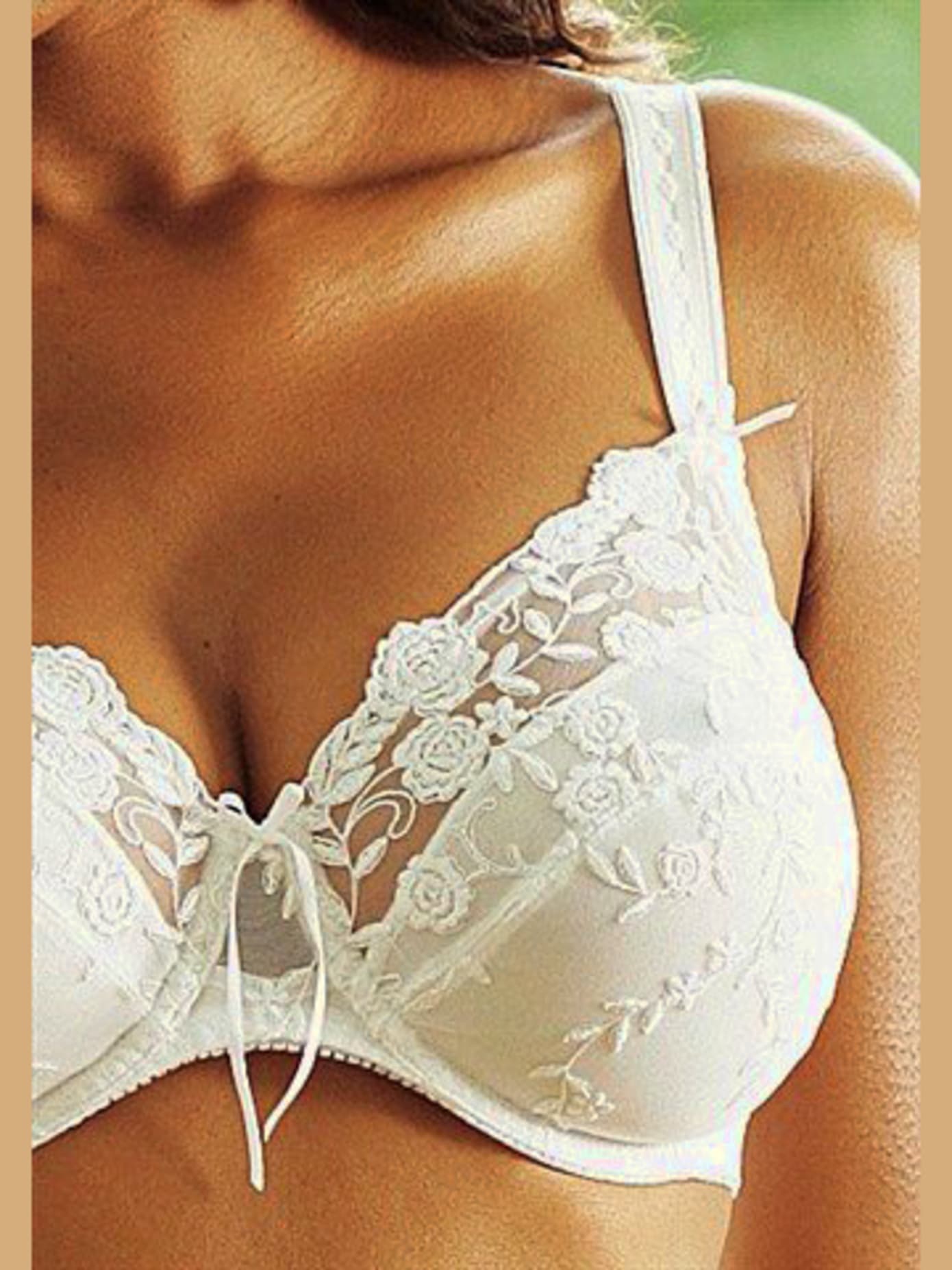 Soutien-gorge à armatures classique avec dentelle brodée