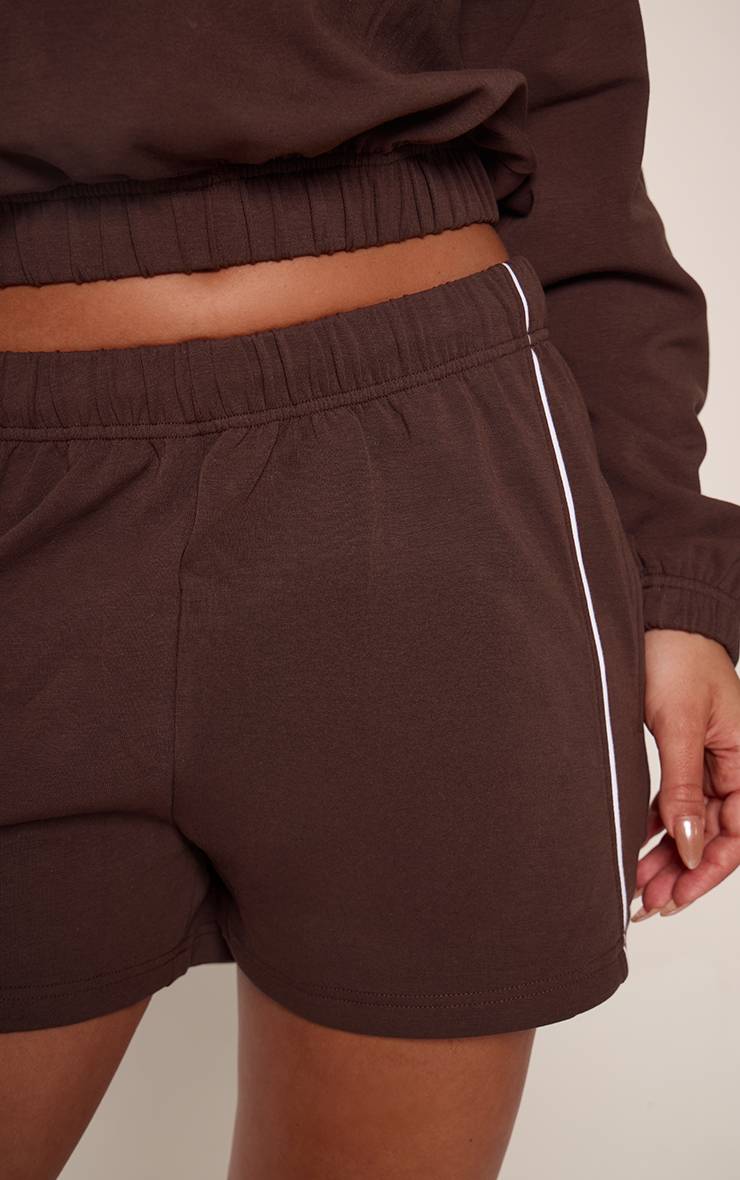 Chocolat Short Molletonné Interlock Avec Détail De Passepoil