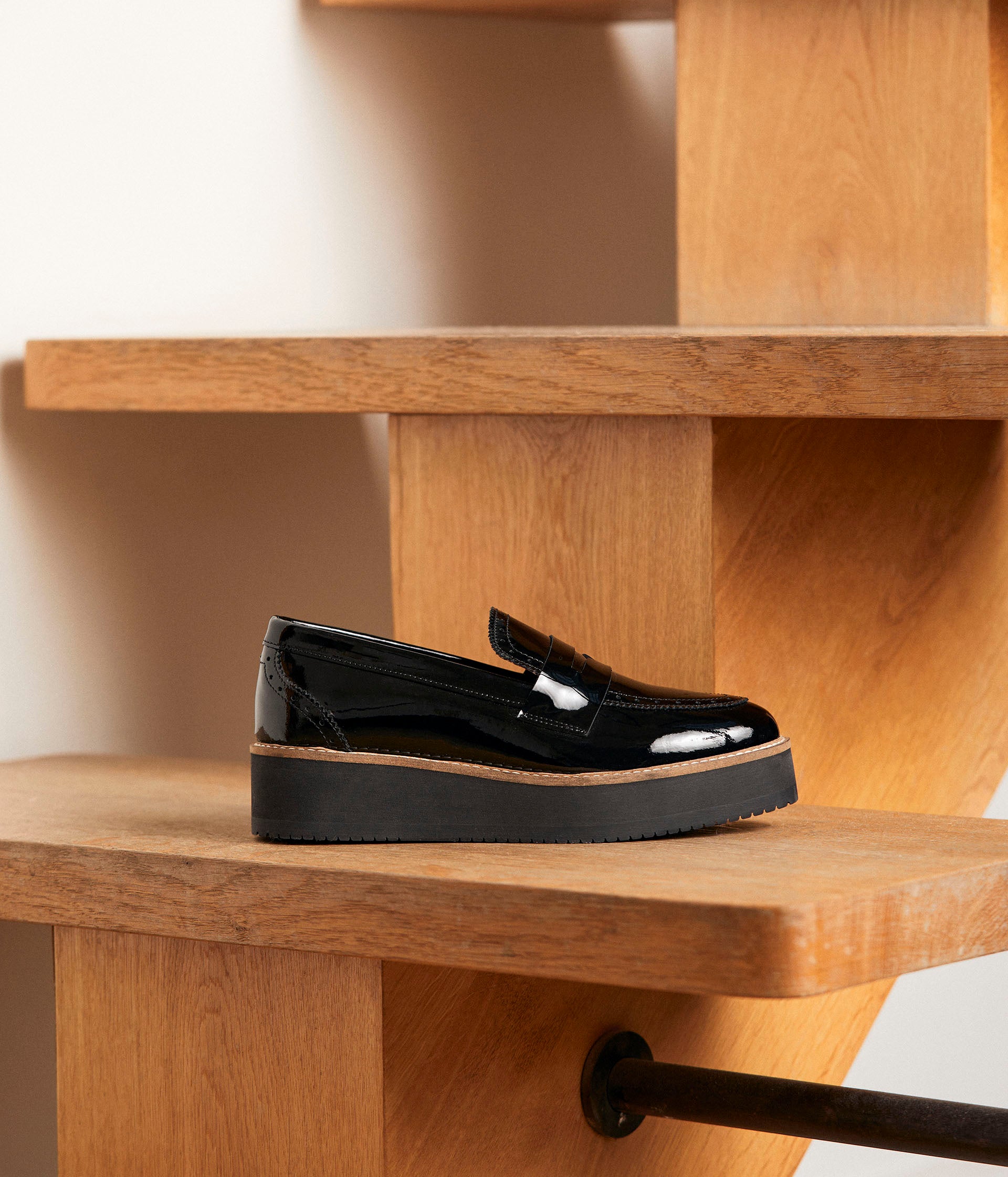 Mocassins noirs vernis Caliope