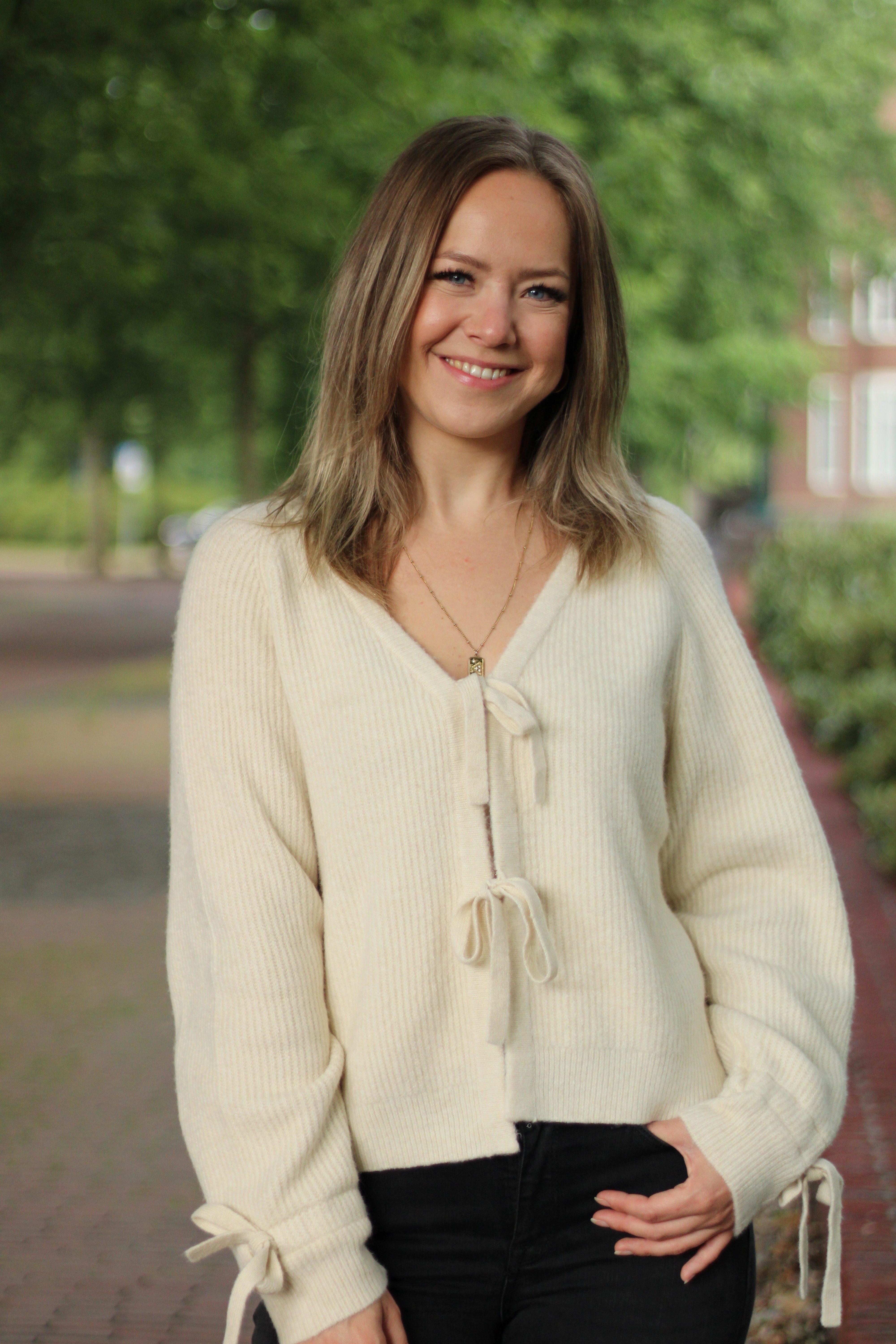 Rino & Pelle - Gouke Knitted Cardigan With Bows - Birch