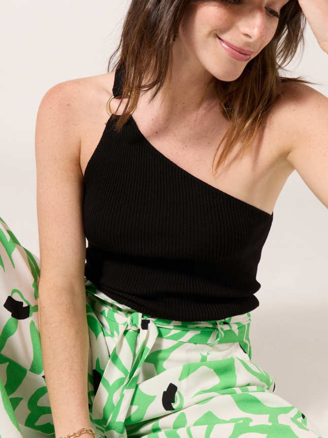 Top one shoulder