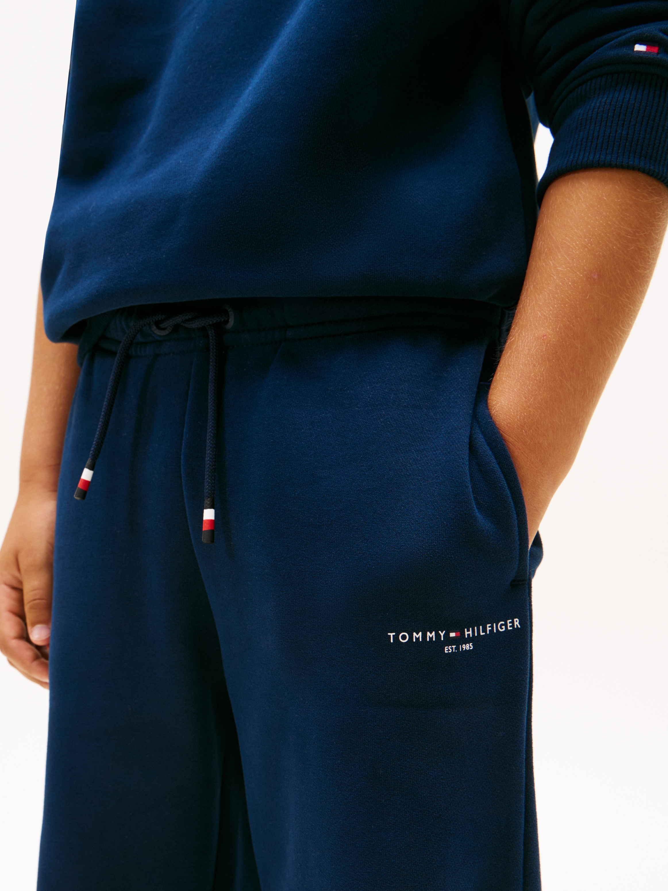 Tommy Hilfiger Langarmshirt & Hose »MINI CORP C-NECK SWEATSHIRT SET«, 2 Stk. Kinder bis 16 Jahre