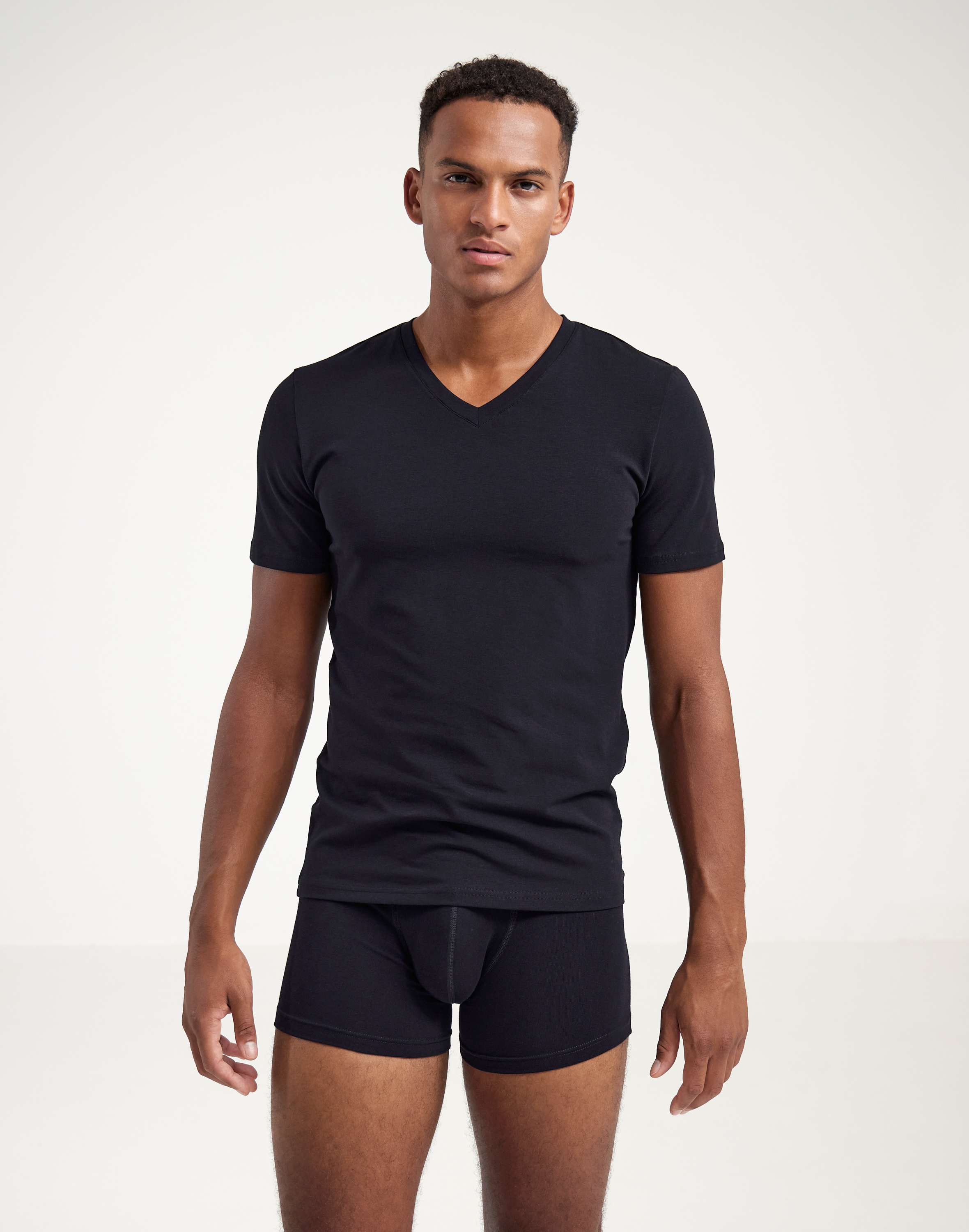 T-shirt met v-hals voor heren in Wit