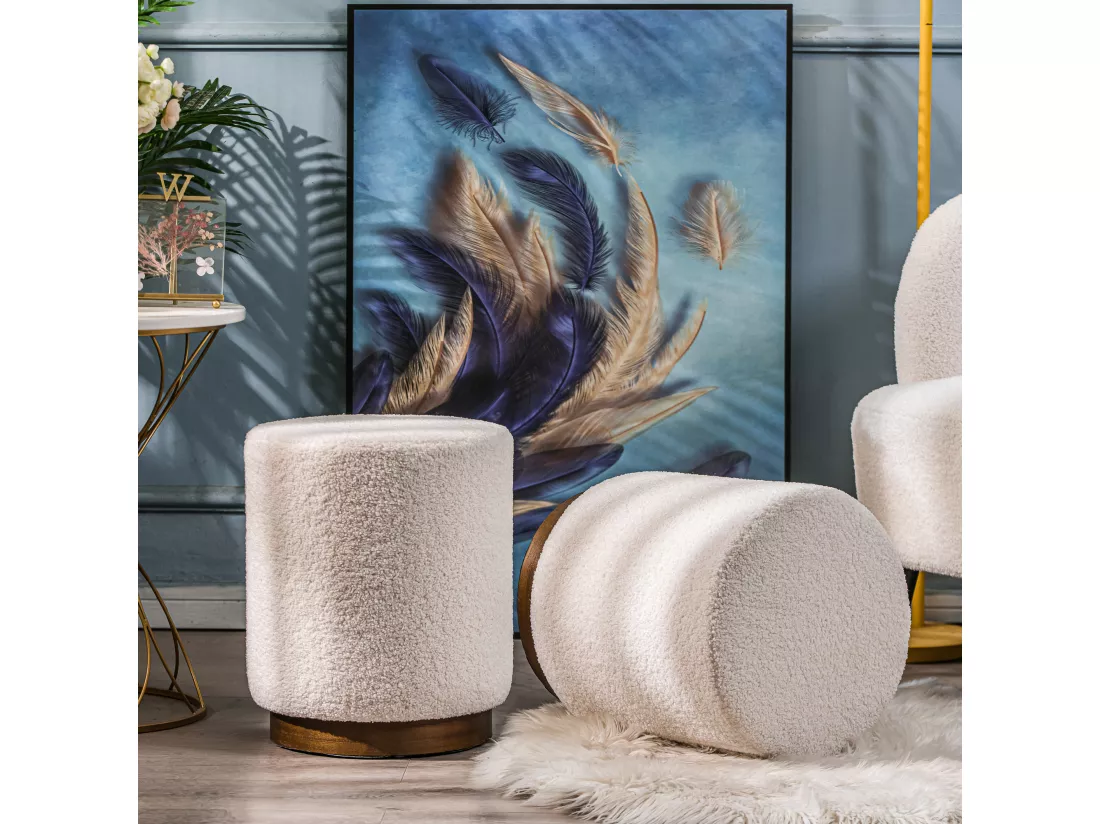 Pouf en bouclettes blanches et base en bois