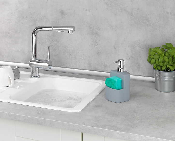 Distributeur rechargeable de liquide vaisselle avec porte éponge Wenko gris