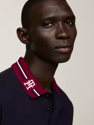 Polo de modelagem relaxada com gola contrastante