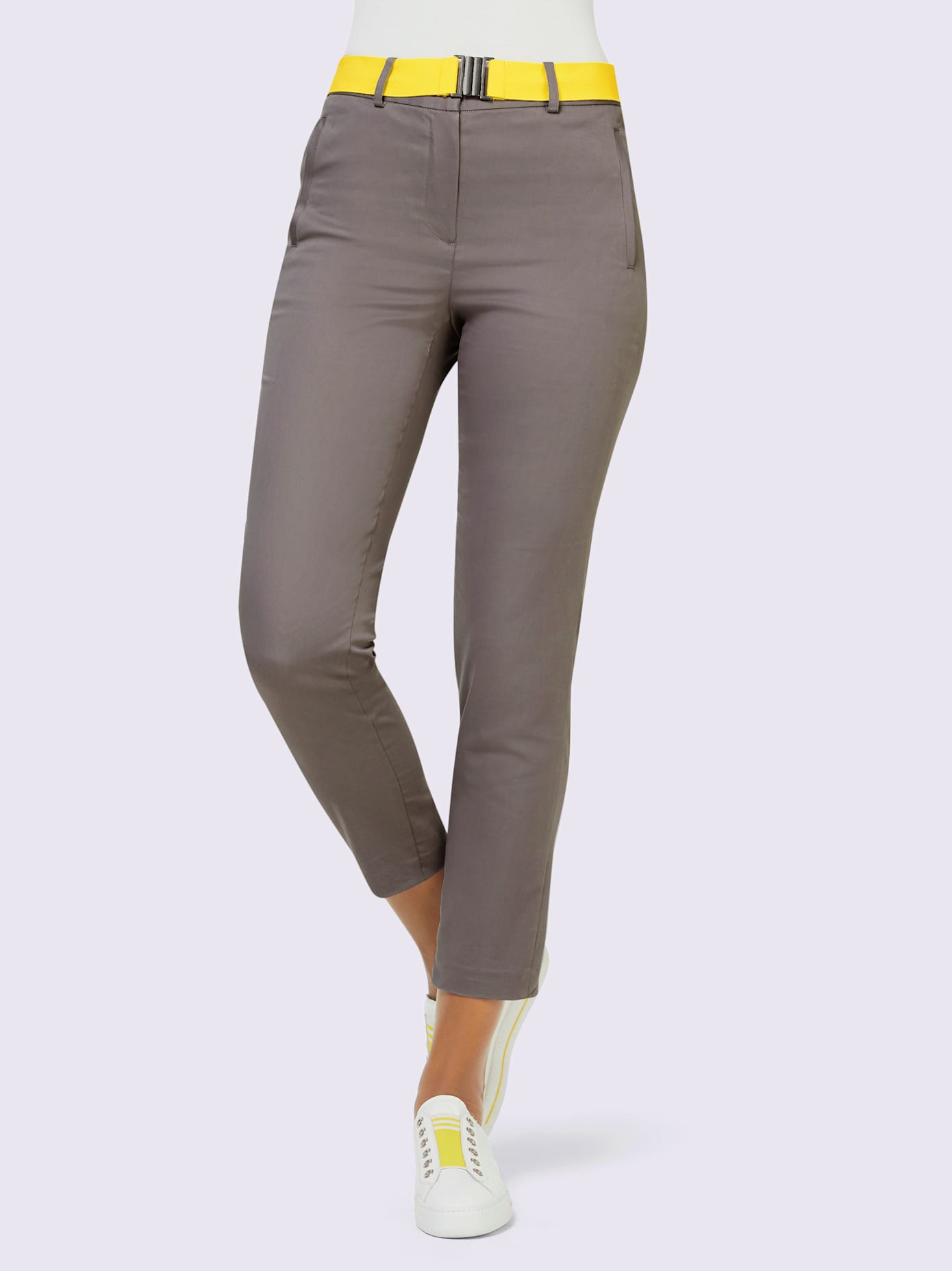 Pantalon livré avec ceinture