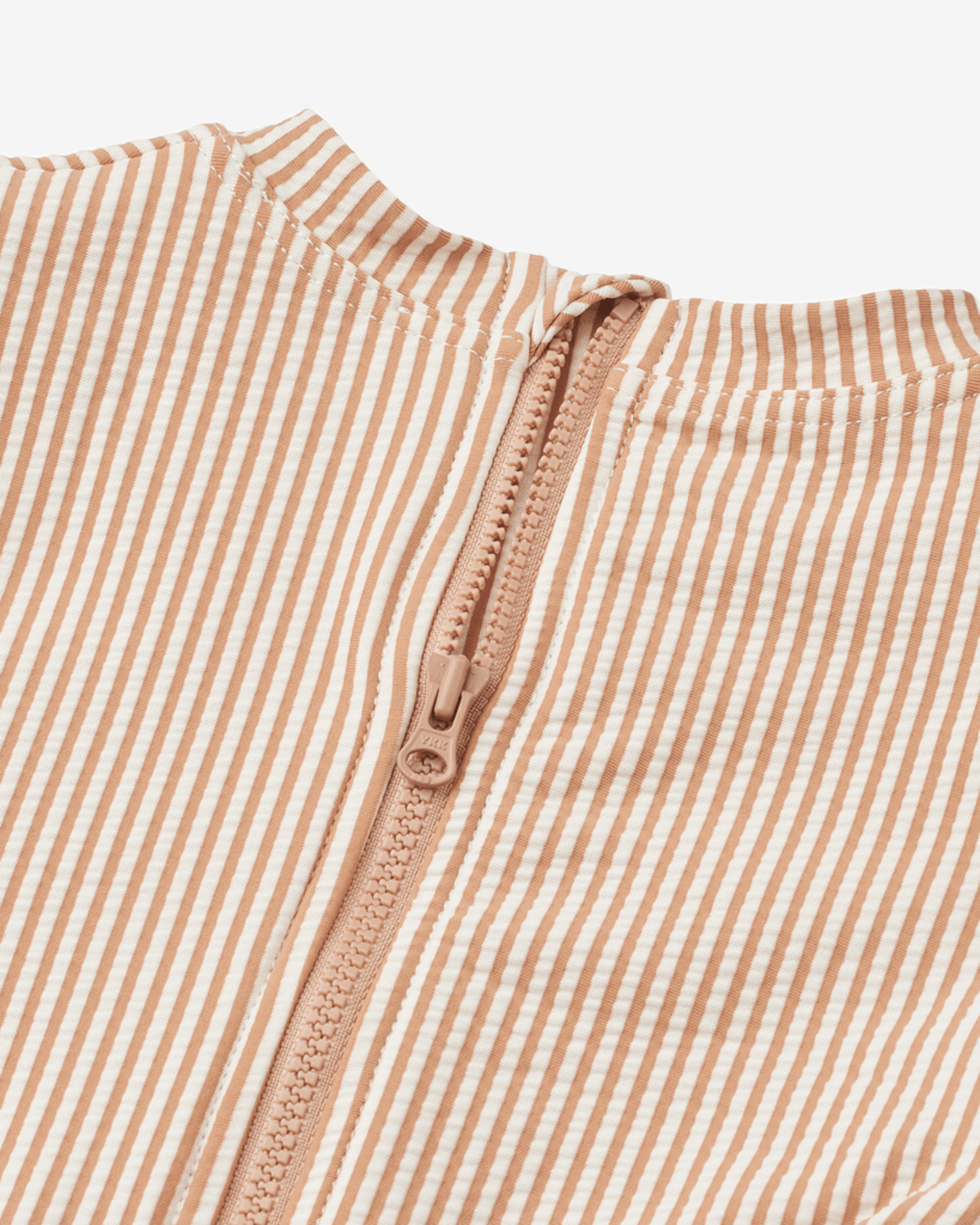 Badedrakt med Armer og Volanger – UV drakt UPF 40+ | Sille Seersucker Swimsuit