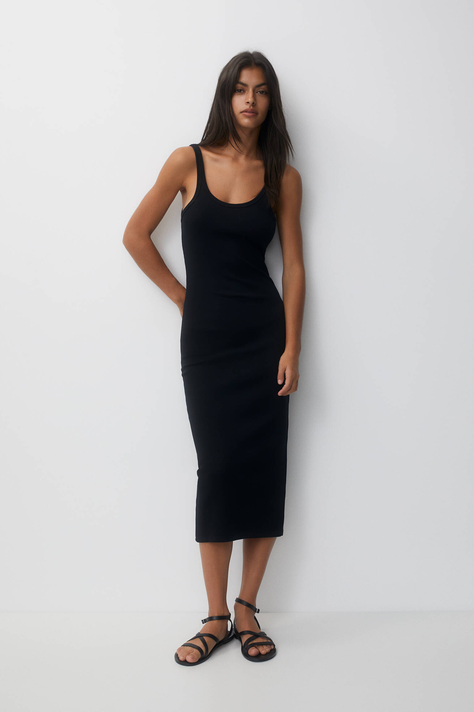 VESTIDO MIDI COM ALÇAS - PRETO