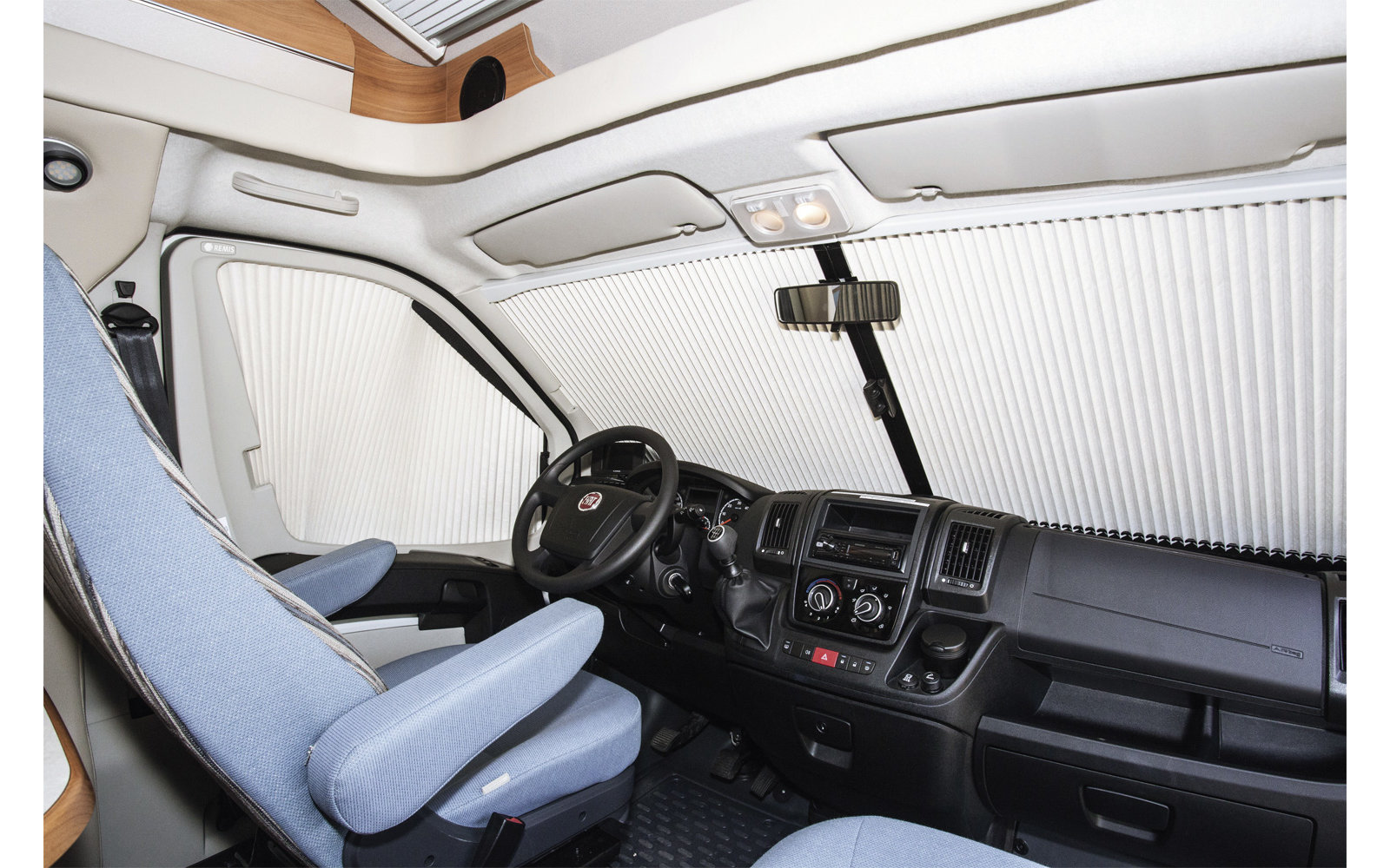 Remis Fahrerhausverdunkelung REMIfront IV Frontscheibe (ohne Sensoren) für Ford Transit (Modell V363) ab 2019