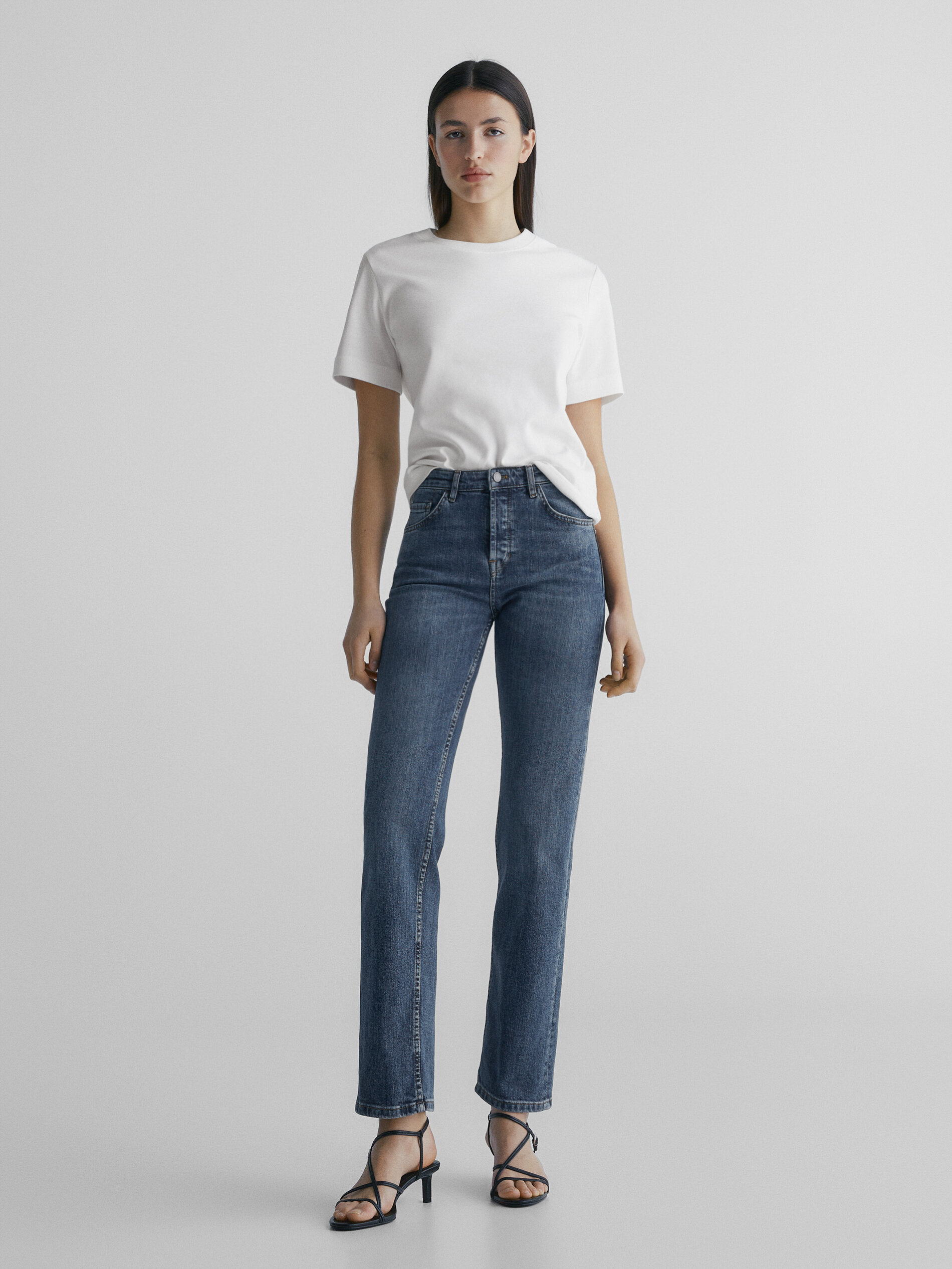 Calça Jeans de Corte Reto e Altura Média - AZUL MÉDIO
