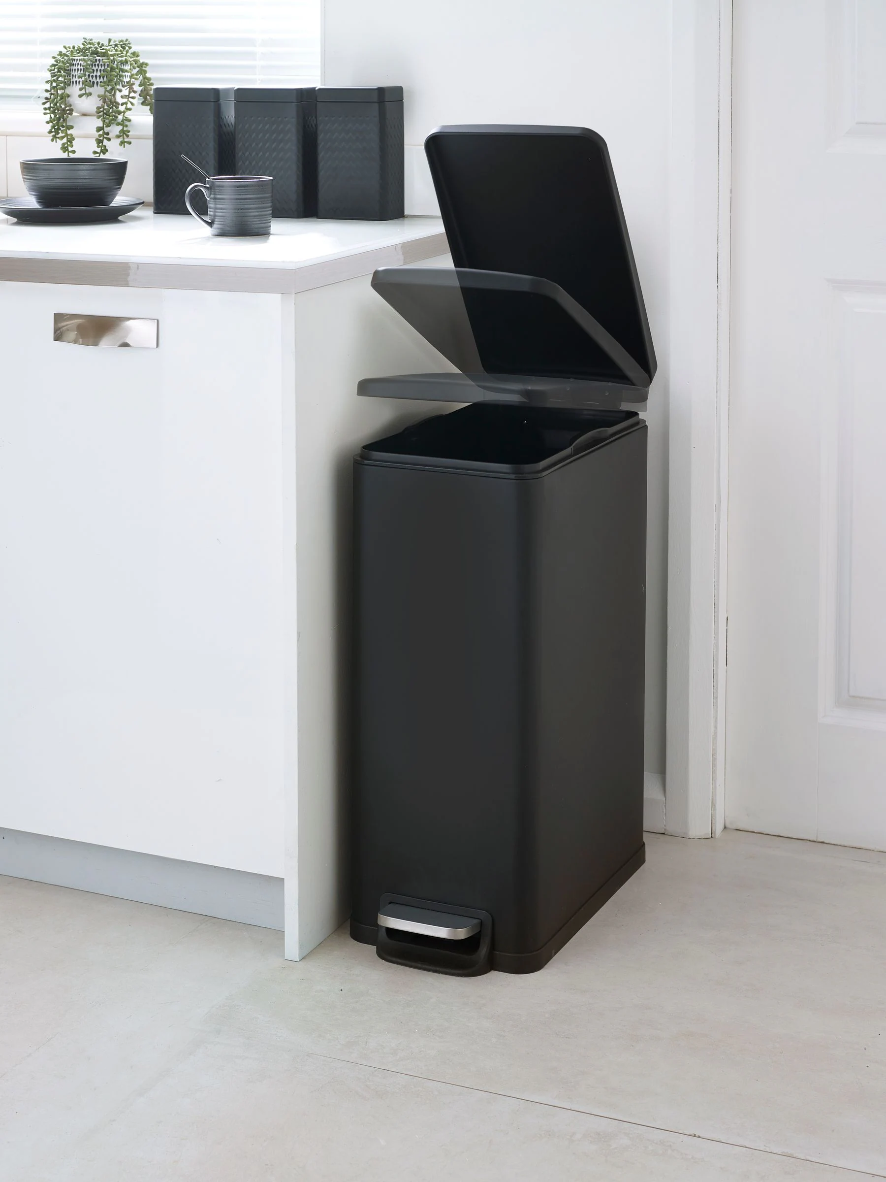 45 l compacte pedaalemmer met zachte sluiting