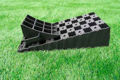 Milenco Stufenloser Auffahrkeil mit Parkstopper