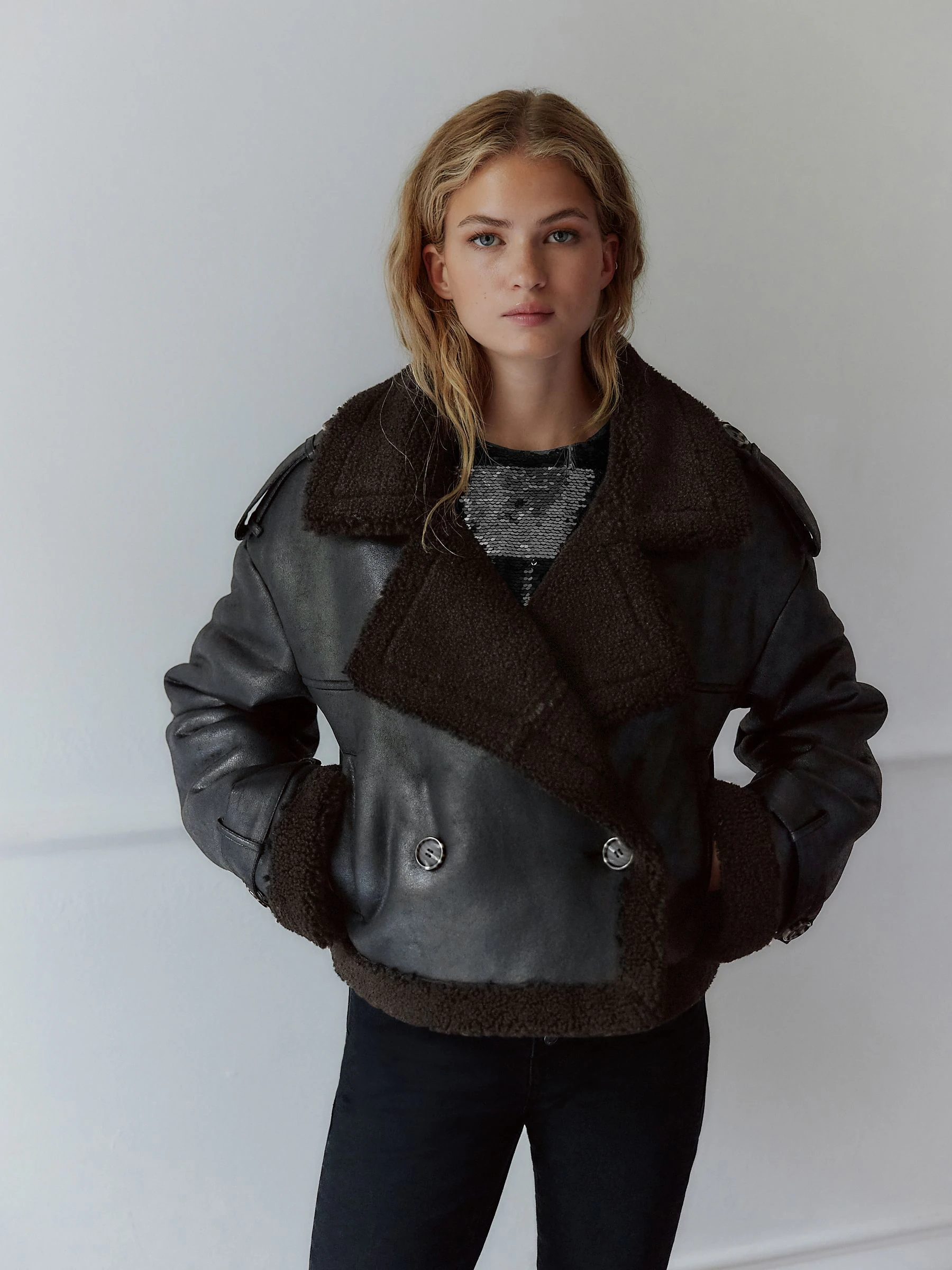 Zwart - Faux Shearling Cropped Aviator Jacket