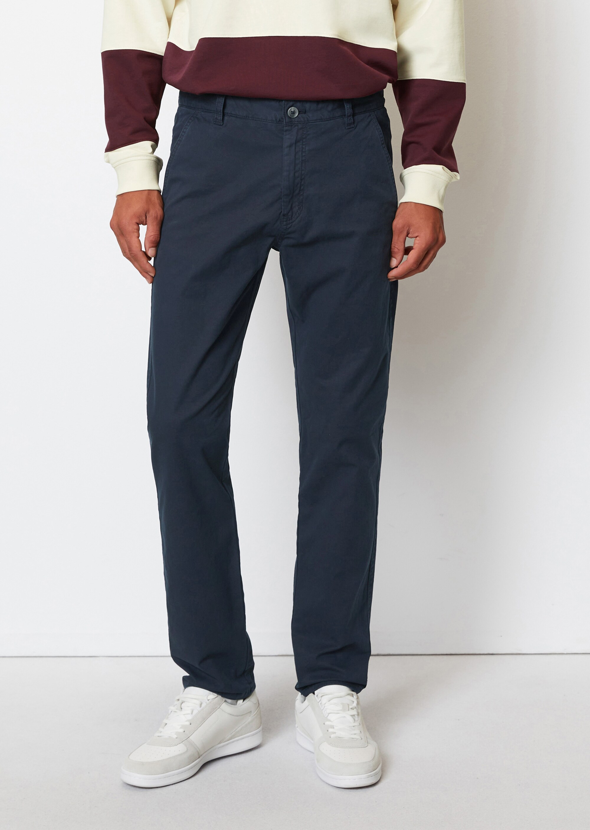 Chino tapered aus Bio-Baumwolle-Mix