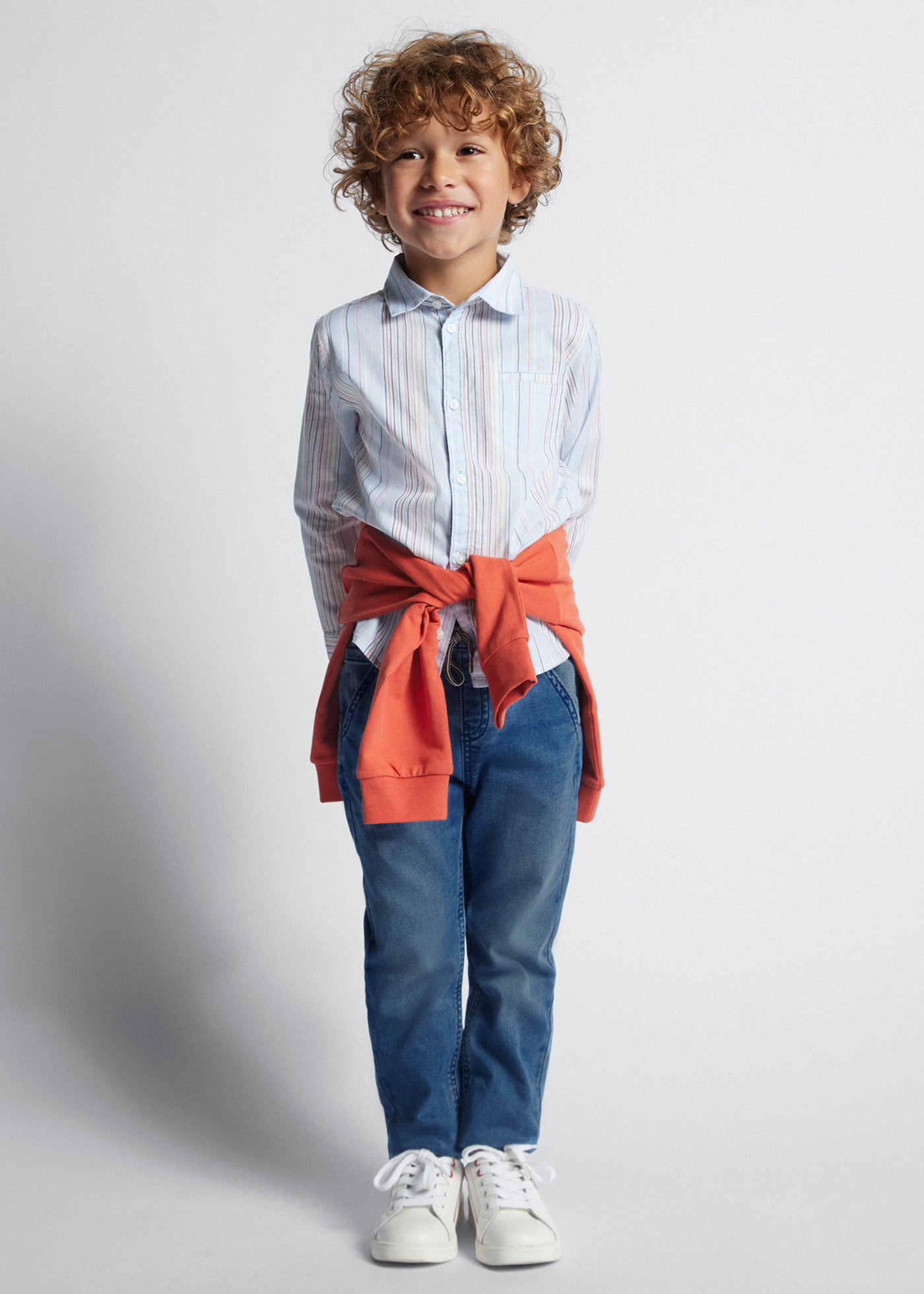 Calça jeans jogger infantil Better Cotton, jeans claro