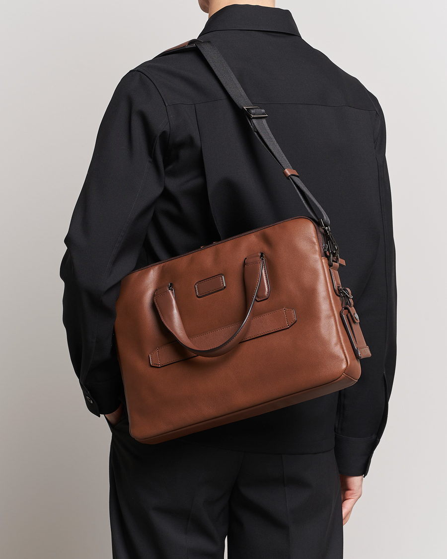 TUMI Harrison Sycamore Slim Leather Brief Cognac