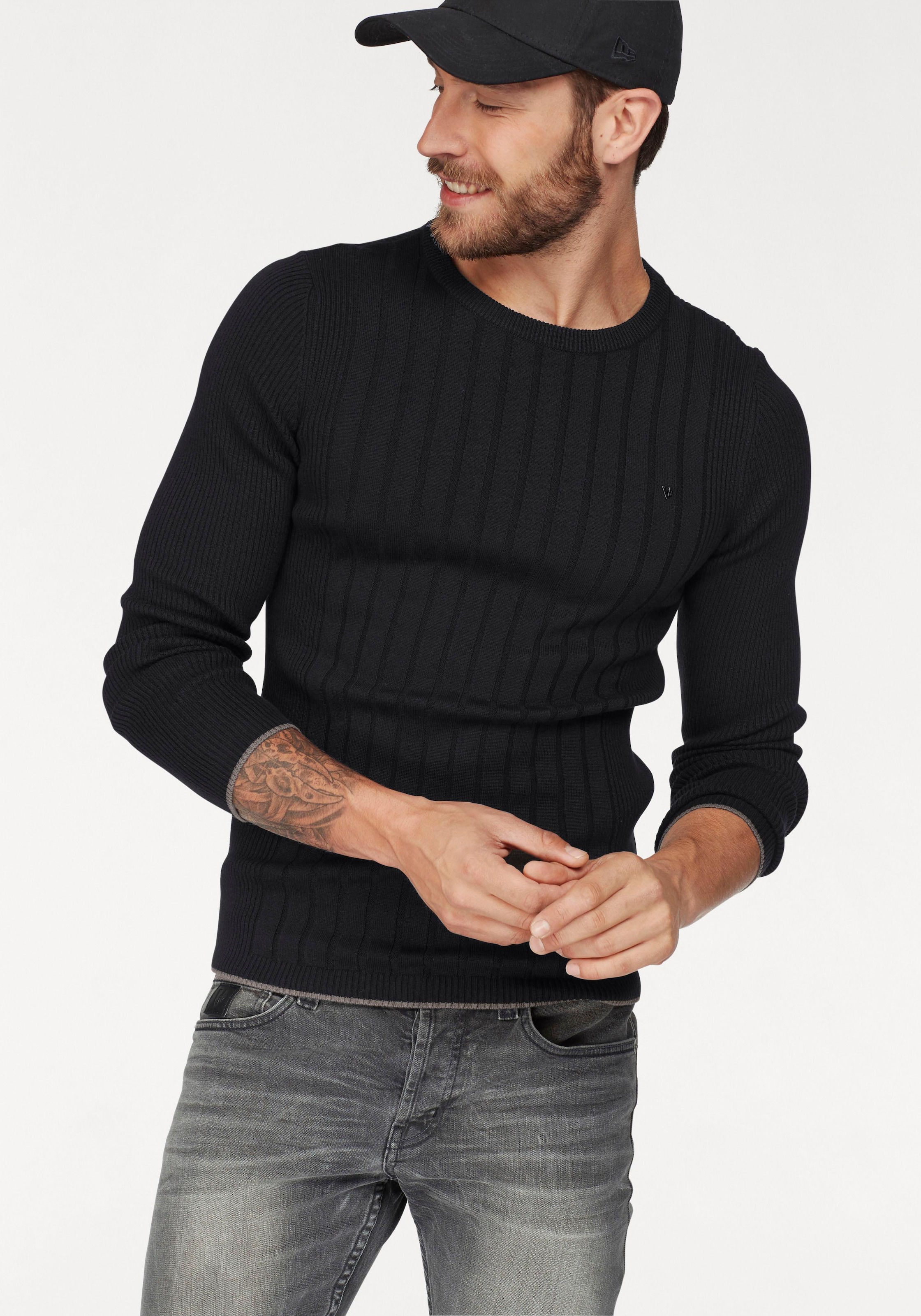 Bruno Banani Rundhalspullover , in Rippoptik