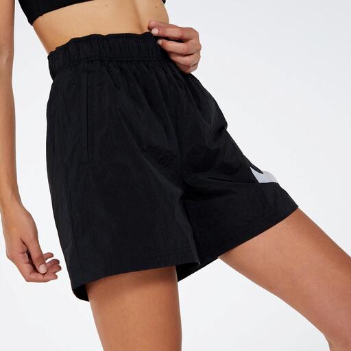 Nike Essent